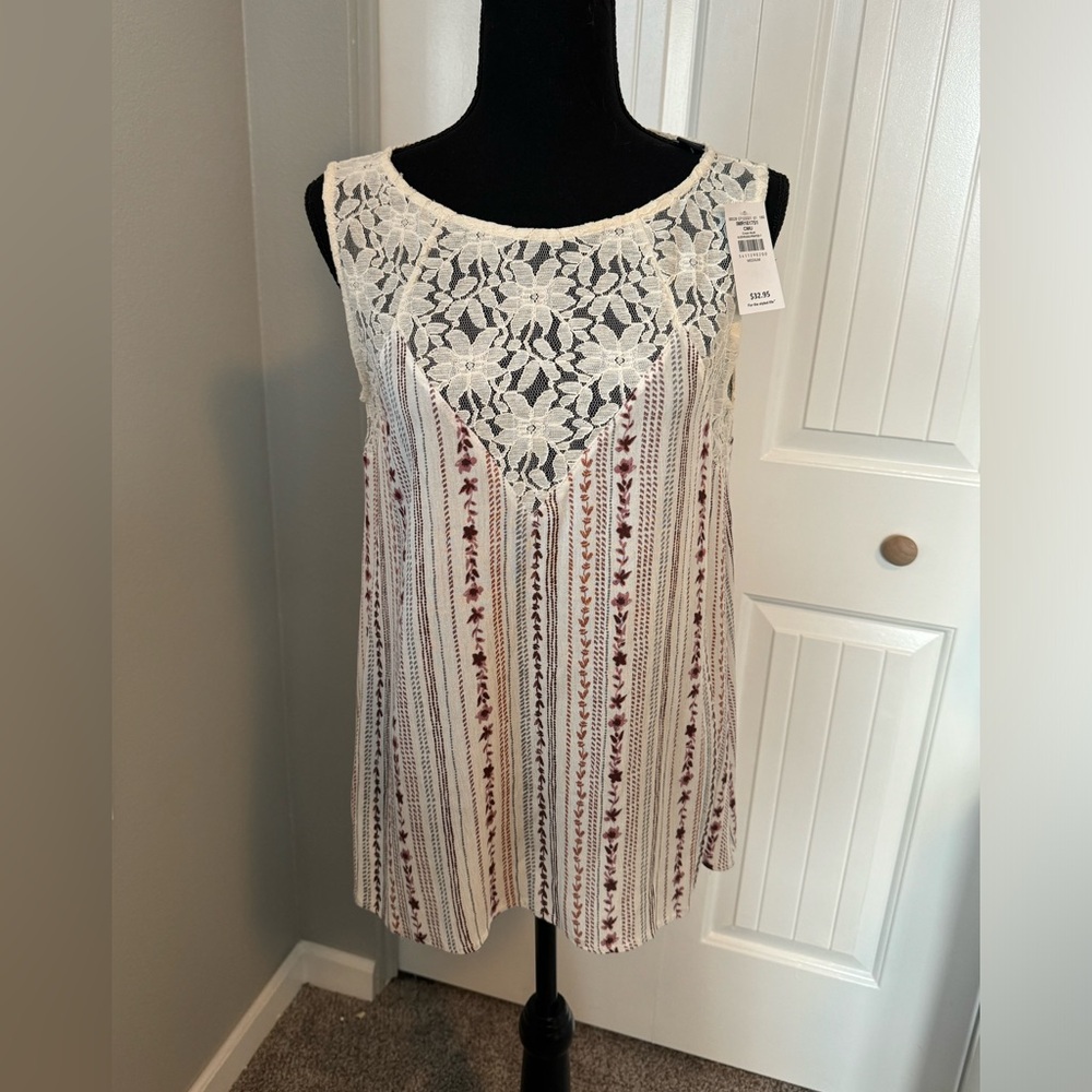 Daytrip Sleeveless Top- NWT Size Medium
